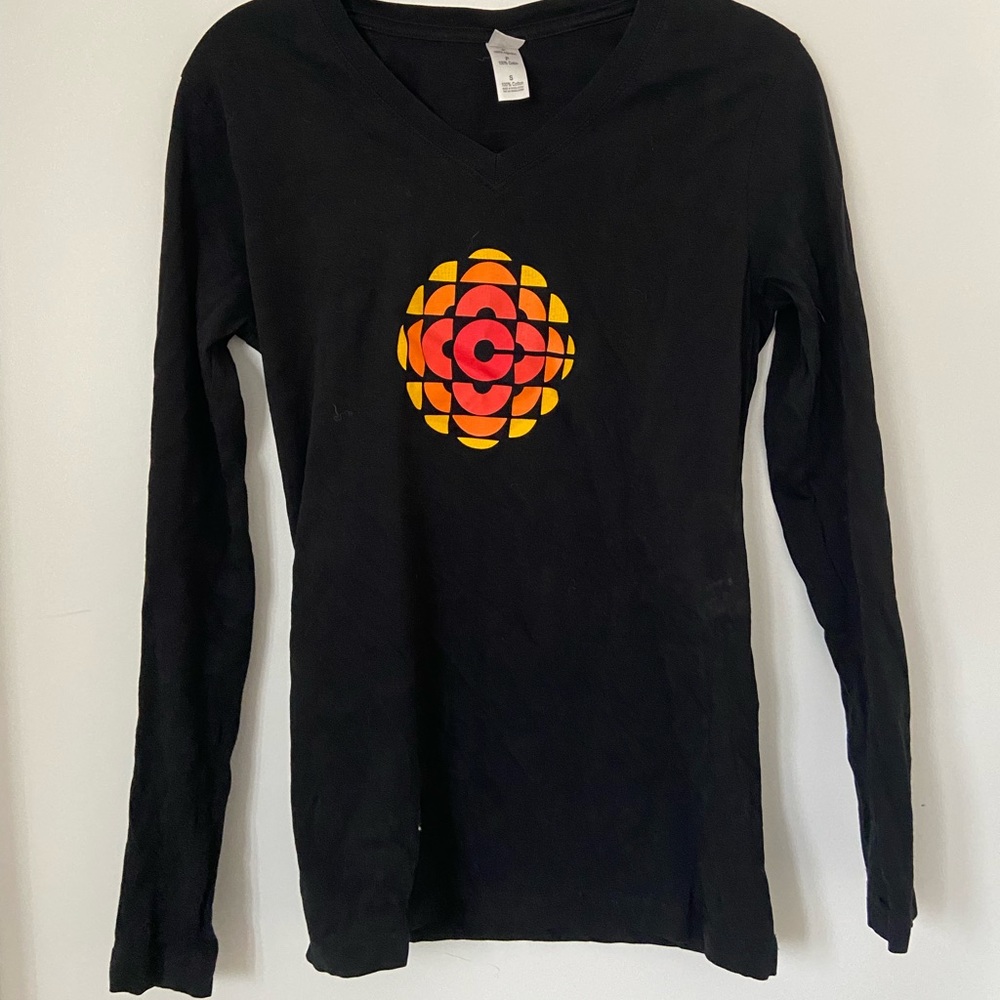 CBC vintage logo cotton black v neck small